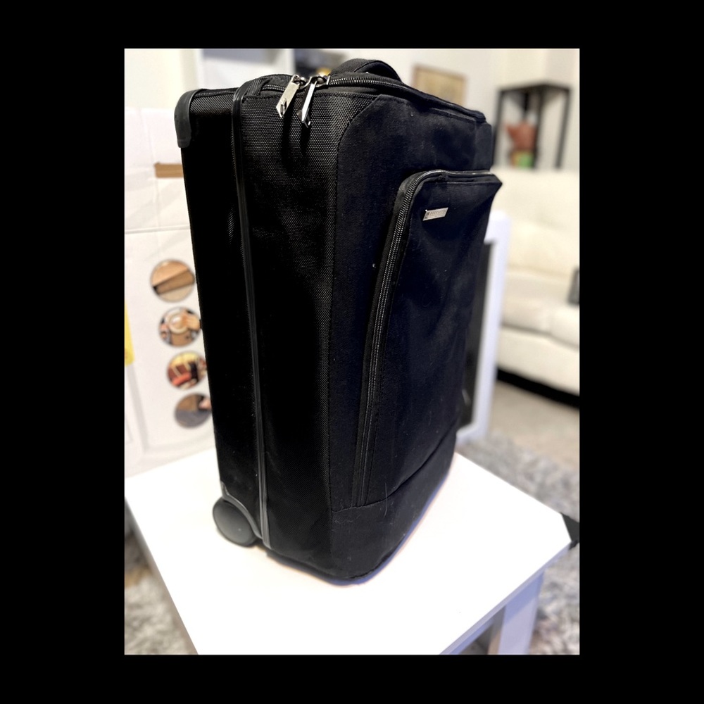 Barracuda Luxury Smart Collapsible Carry-on Luggage